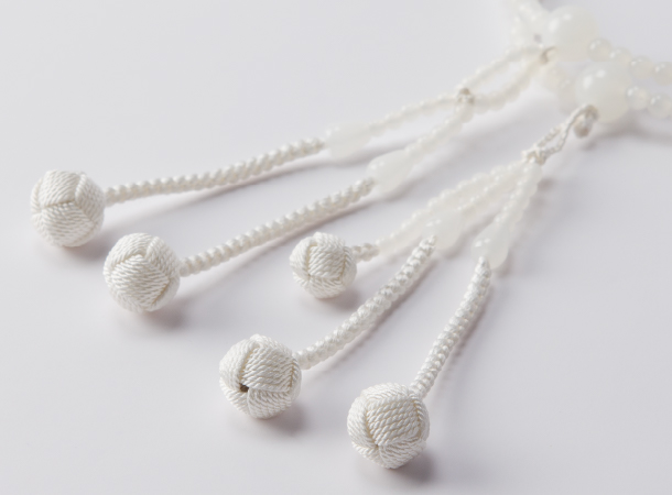 【11・18記念】【限定1連】高級念珠　ホワイトオニキス　白手毬房S(女性向き)