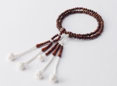 【11・18記念】【限定】八葉マーク付き/木製念珠　紫檀　白手毬房S(女性向き)