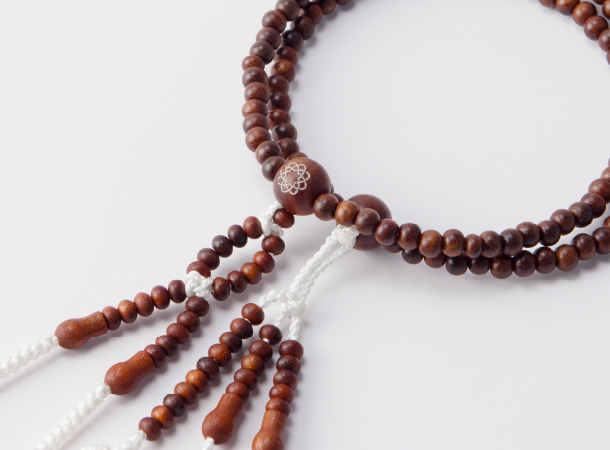 【11・18記念】【限定】八葉マーク付き/木製念珠　紫檀　白手毬房S(女性向き)