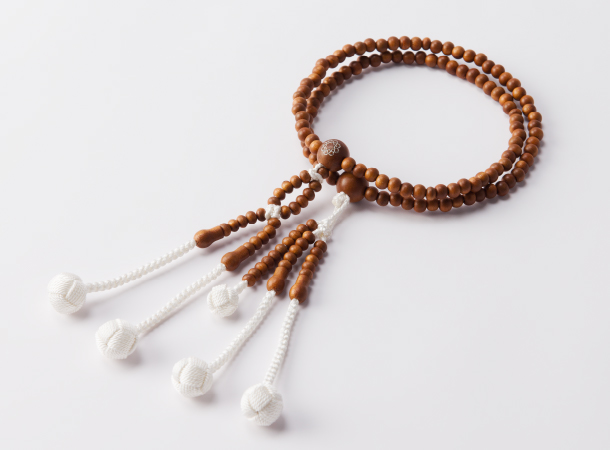 【11・18記念】【限定】八葉マーク付き/木製念珠　正梅　白手毬房S(女性向き)